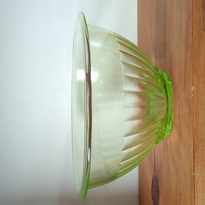 Hazel Atles 1930's Vintage Depression Glass Uranium Nesting Mixing Bowl